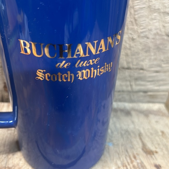 VINTAGE BUCHANAN’S DE LUXE SCOTCH WHISKY PITCHER 24 GOLD LETTERING. - Picture 2 of 9